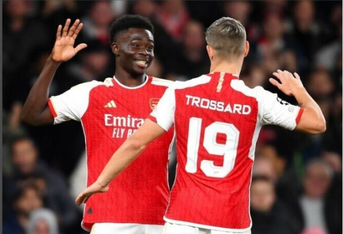 阿扎伦卡重返赛场,持续失利首场状态出色,阿森纳观众沸腾! 阿扎伦卡重返赛场,持续失利首场状态出色,阿森纳观众沸腾!